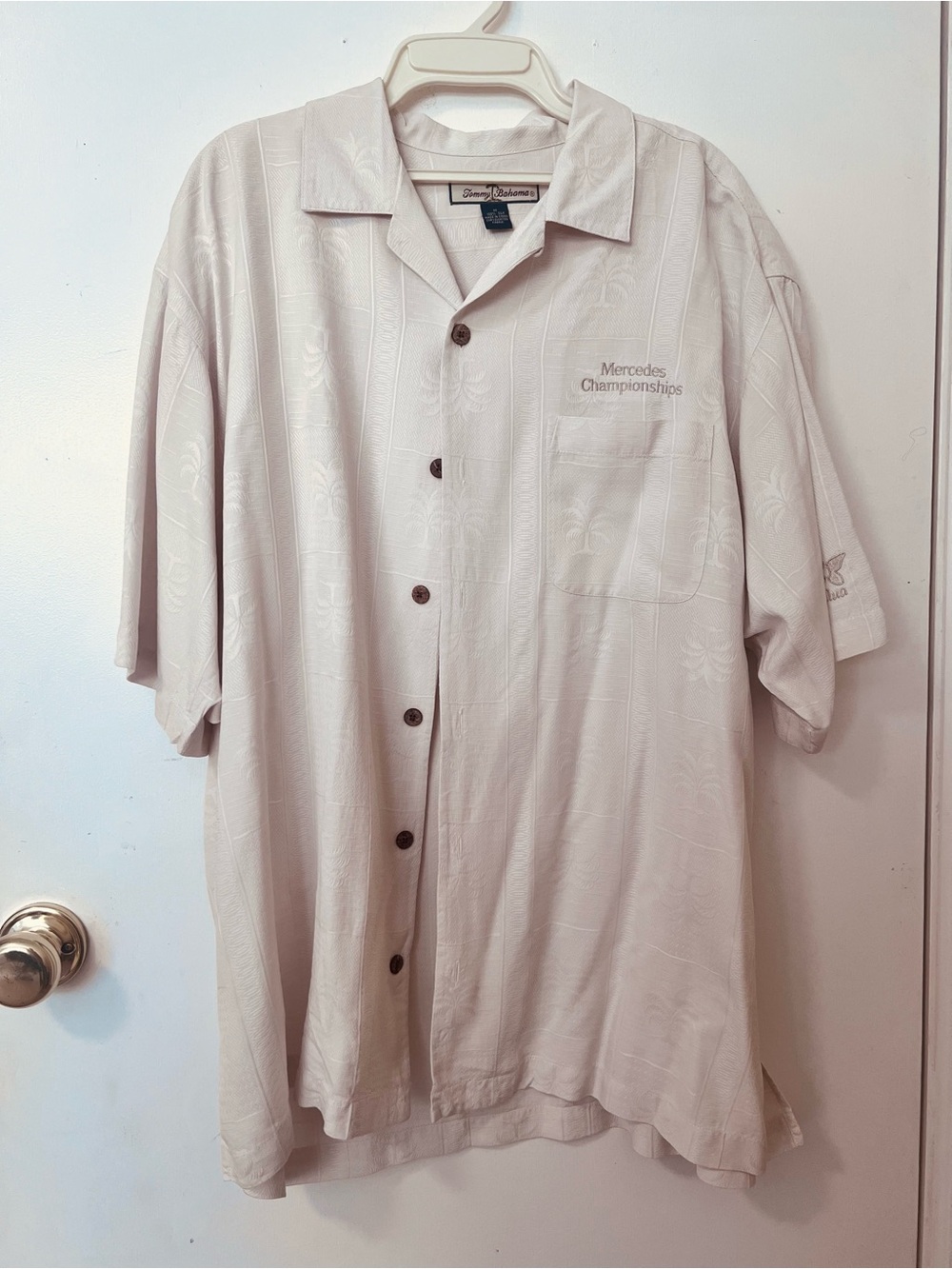 Tommy Bahama Silk Button-Up. Kapalua Mercedes Championship